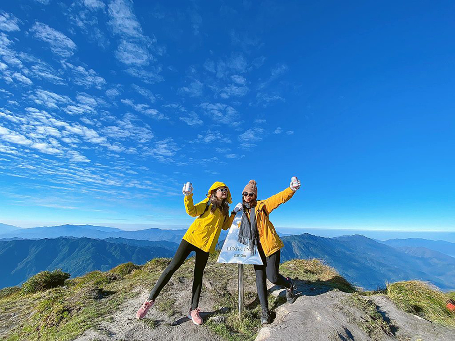 Lùng Cúng
lung cung
leo nui
leo núi
trekking