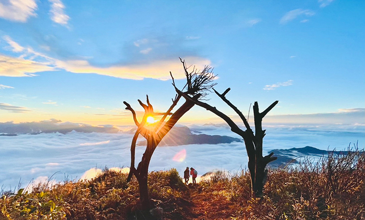 lao than
leo nui
trekking